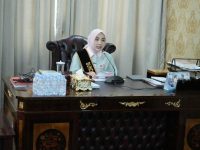Bunda PAUD Kalimantan Tengah Aisyah Thisia membuka Sosialisasi Wajib Belajar 13 Tahun dan MPLS PAUD secara daring.