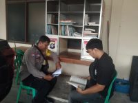 Bhabinkamtibmas Kelurahan Langkai menghadirkan Program Bajaka Presisi untuk meningkatkan minat baca masyarakat.