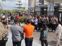 Pengamanan Humanis Polresta Palangka Raya Kawal Aksi Damai